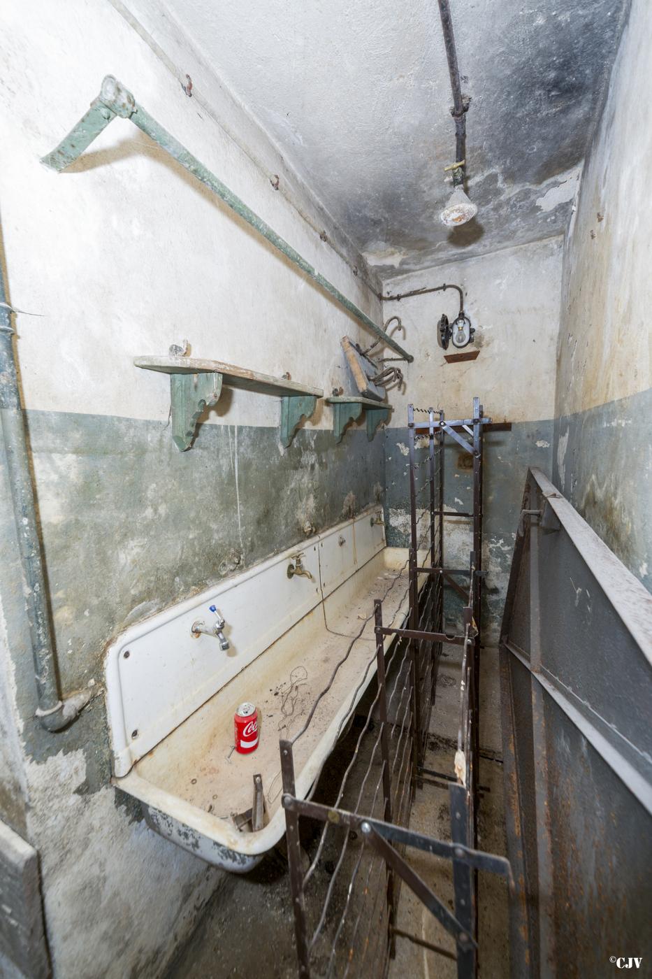 Ligne Maginot - SENTZICH - A16 - (Ouvrage d'infanterie) - Casemate Sud
Les lavabos