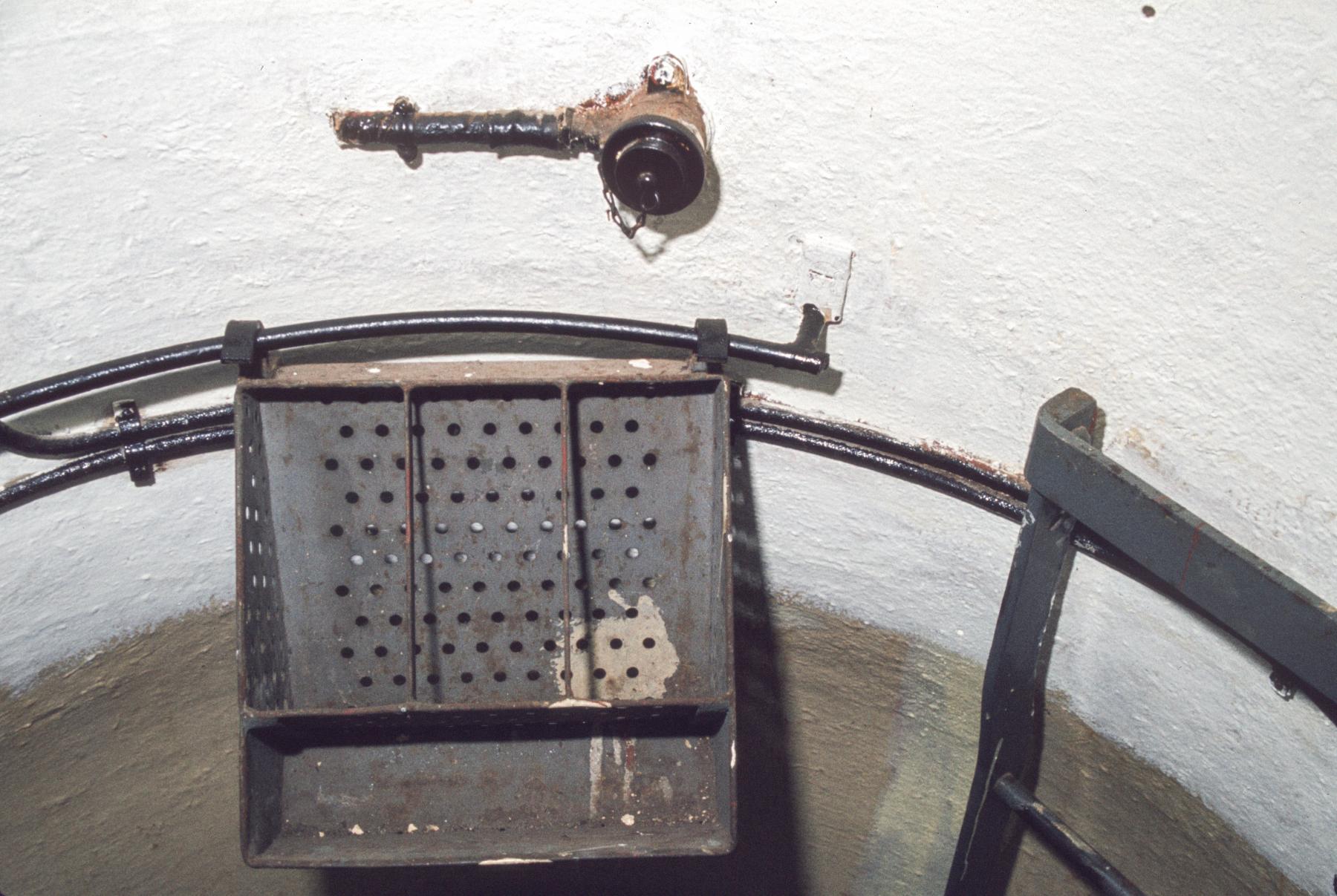 Ligne Maginot - SENTZICH - A16 - (Ouvrage d'infanterie) - Casemate Nord
La cloche GFM - MANSUY Michel