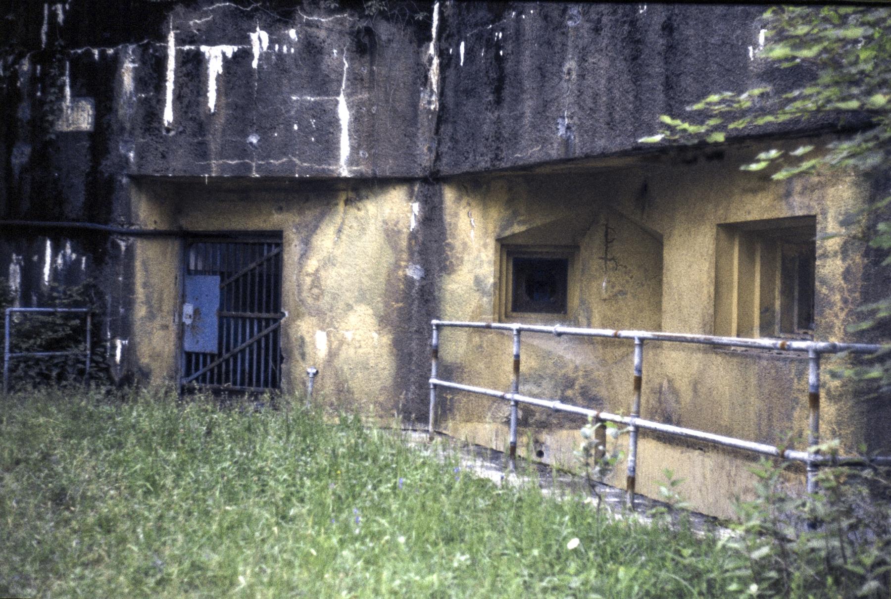 Ligne Maginot - ROCHONVILLERS - A8 - (Ouvrage d'artillerie) - Entrée des hommes
Avant modernisation - MANSUY Michel