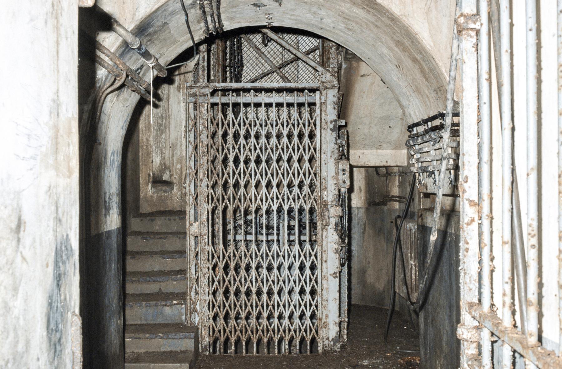 Ligne Maginot - ROCHONVILLERS - A8 - (Ouvrage d'artillerie) - Bloc 1
En bas du bloc - MANSUY Michel