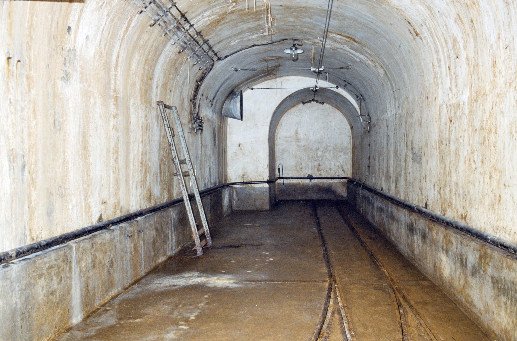 Ligne Maginot - ROCHONVILLERS - A8 - (Ouvrage d'artillerie) - Bloc 3
La gare au pied du bloc - MANSUY Michel