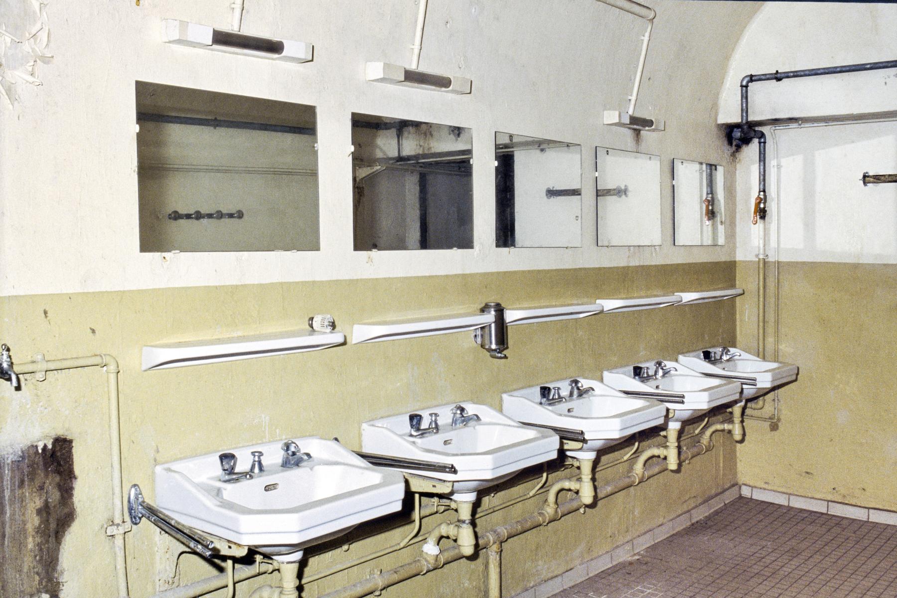 Ligne Maginot - ROCHONVILLERS - A8 - (Ouvrage d'artillerie) - Les sanitaires - MANSUY Michel