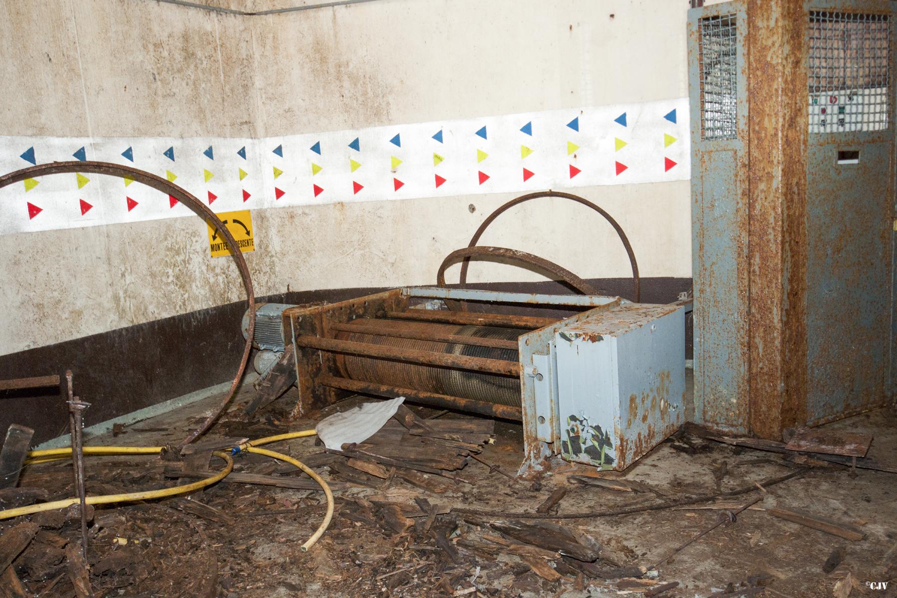 Ligne Maginot - ROCHONVILLERS - A8 - (Ouvrage d'artillerie) - Le treuil du plan incliné - Lia VERMEULEN