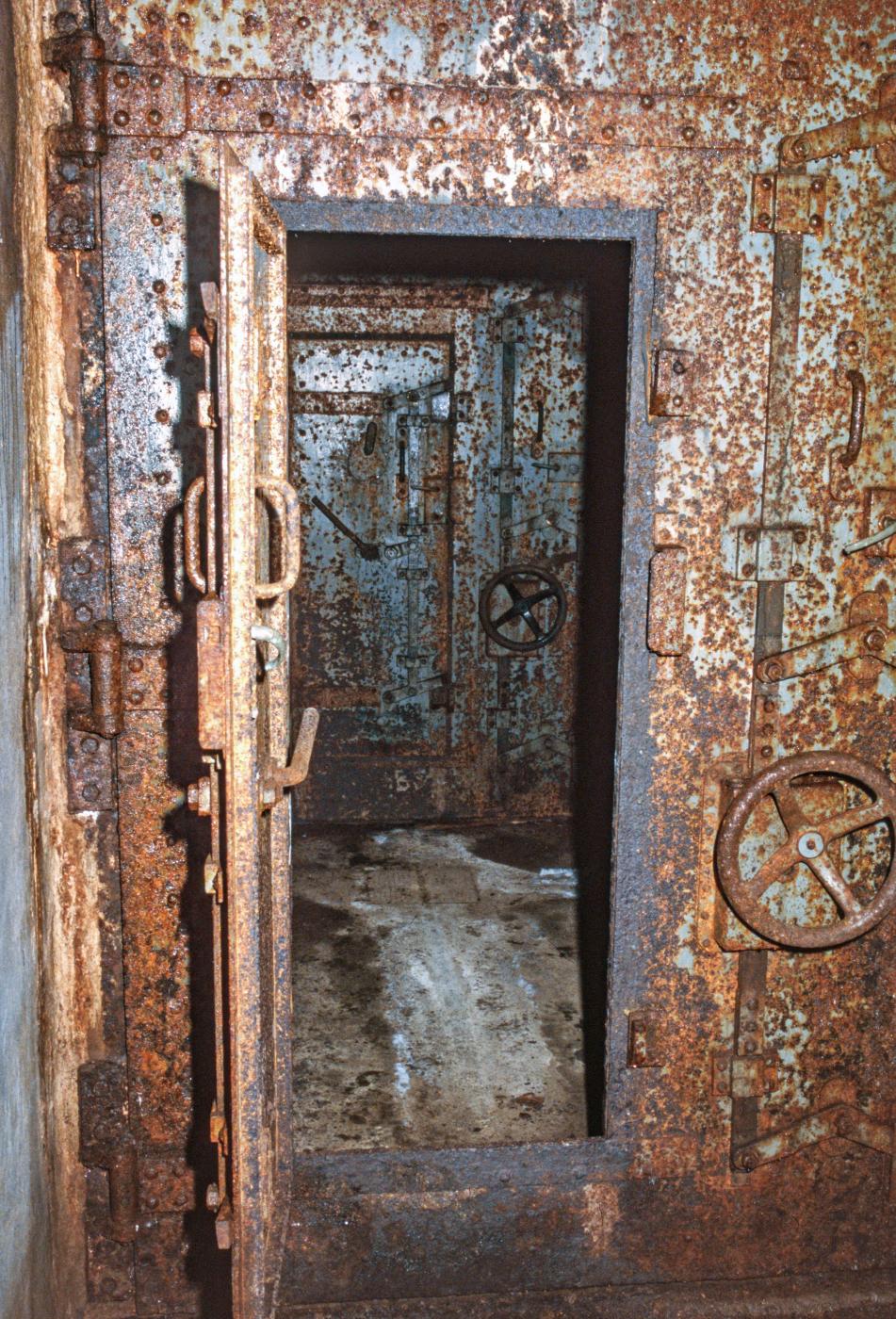 Ligne Maginot - METRICH (ABRI SUD DE) - X16 - (Abri) - Porte du coffre Est - MANSUY Michel