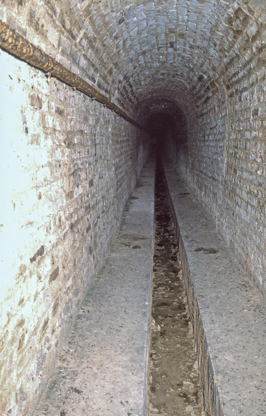 Ligne Maginot - METRICH (ABRI SUD DE) - X16 - (Abri) - L'égout - MANSUY Michel