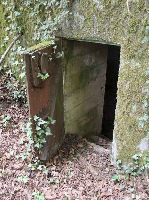 Ligne Maginot - METRICH - (Blockhaus pour canon) - L'entrée du personnel. Détail de la porte blindée.