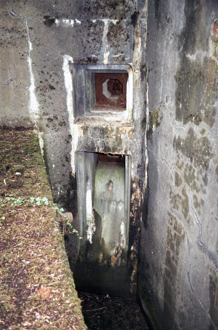 Ligne Maginot - OBERHEIDE - A14 - (Ouvrage d'infanterie) - Les créneaux de défense du fossé de l'entrée Nord  - MANSUY Michel