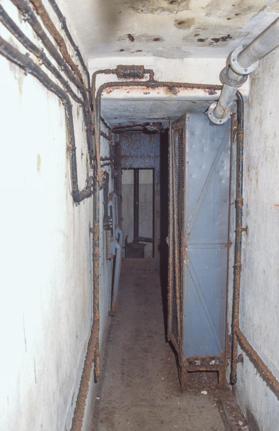 Ligne Maginot - MOLVANGE - A9 - (Ouvrage d'artillerie) - Bloc 2
L'accès à la cloche - MANSUY Michel