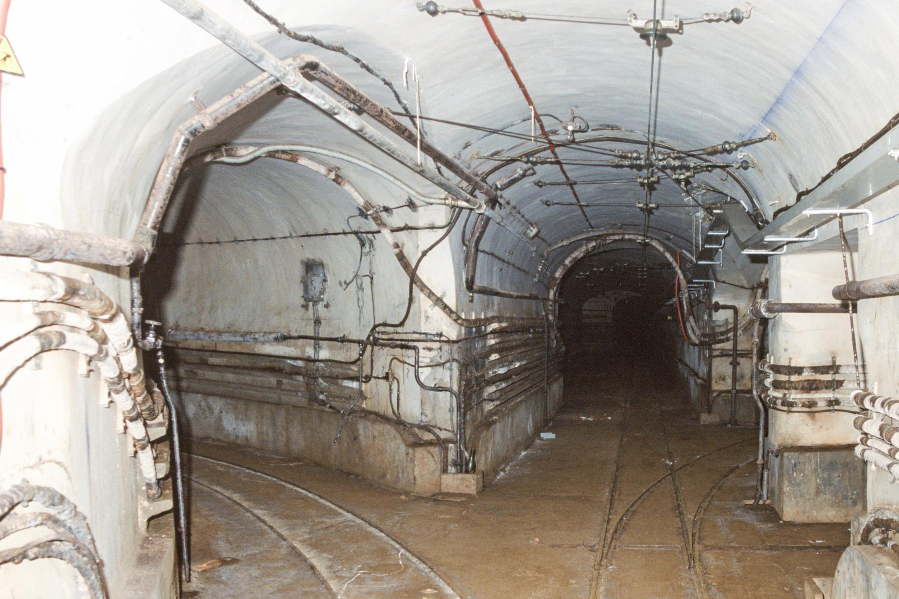 Ligne Maginot - MOLVANGE - A9 - (Ouvrage d'artillerie) - Le croisement des galeries vers les blocs B4 et B5 - MANSUY Michel