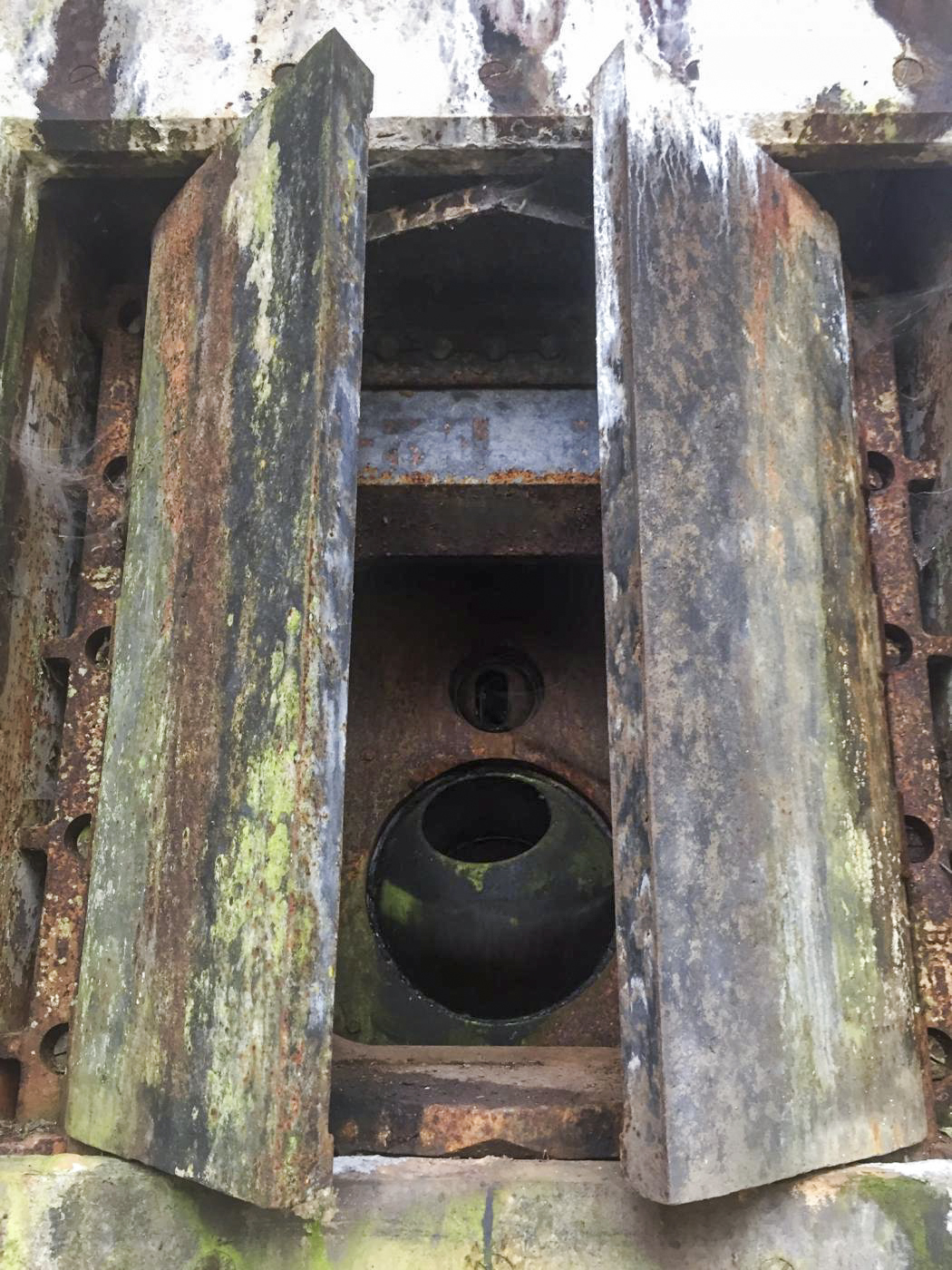 Ligne Maginot - METRICH - A17 - (Ouvrage d'artillerie) - Bloc 1
Volets d'un des canons de 75mm