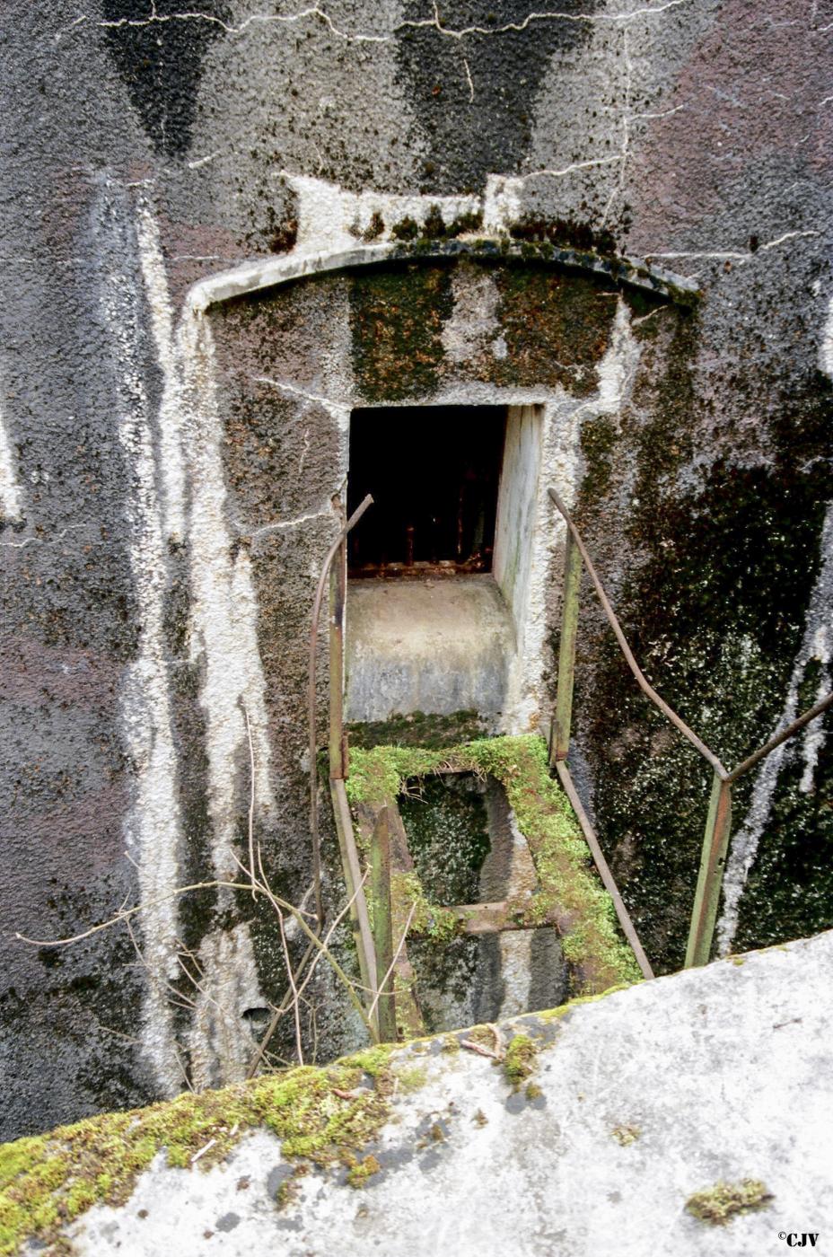 Ligne Maginot - METRICH - A17 - (Ouvrage d'artillerie) - Bloc 1
L'issue de secours donnant dans le fossé