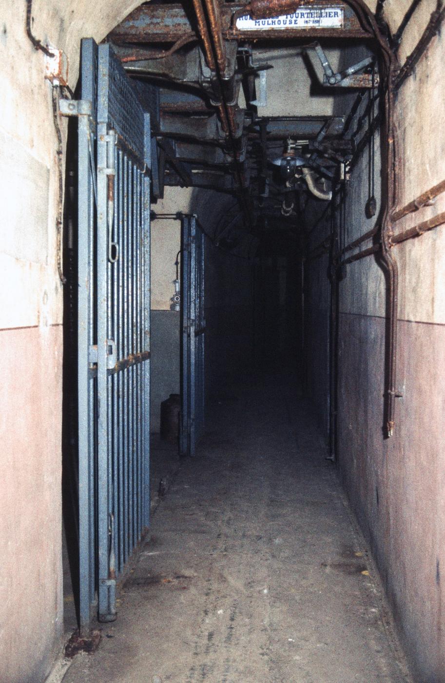 Ligne Maginot - METRICH - A17 - (Ouvrage d'artillerie) - Bloc 8
Le magasin M2 du bloc - MANSUY Michel