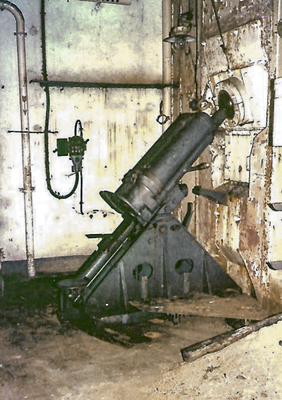 Ligne Maginot - METRICH - A17 - (Ouvrage d'artillerie) - Bloc 15
Mortier de 81 mm
Actuellement exposé dans le musée de l'ouvrage de Schoenenbourg (AALMA)