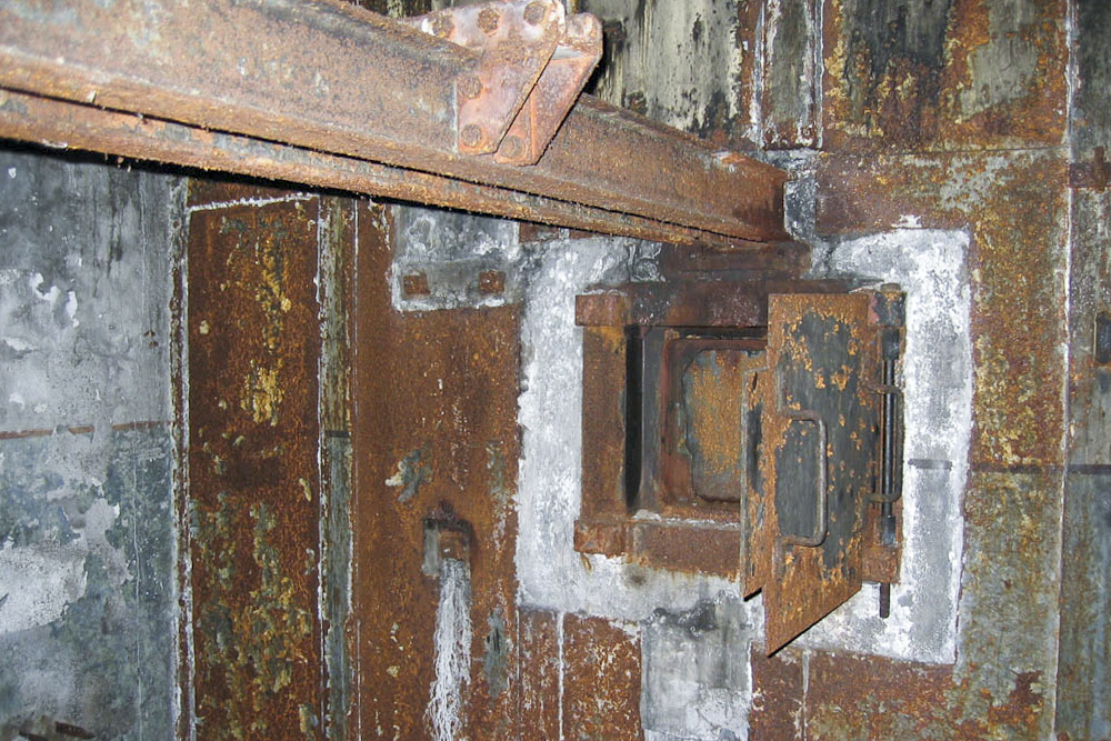 Ligne Maginot - METRICH - A17 - (Ouvrage d'artillerie) - Entrée munitions
Créneau JM/AC37