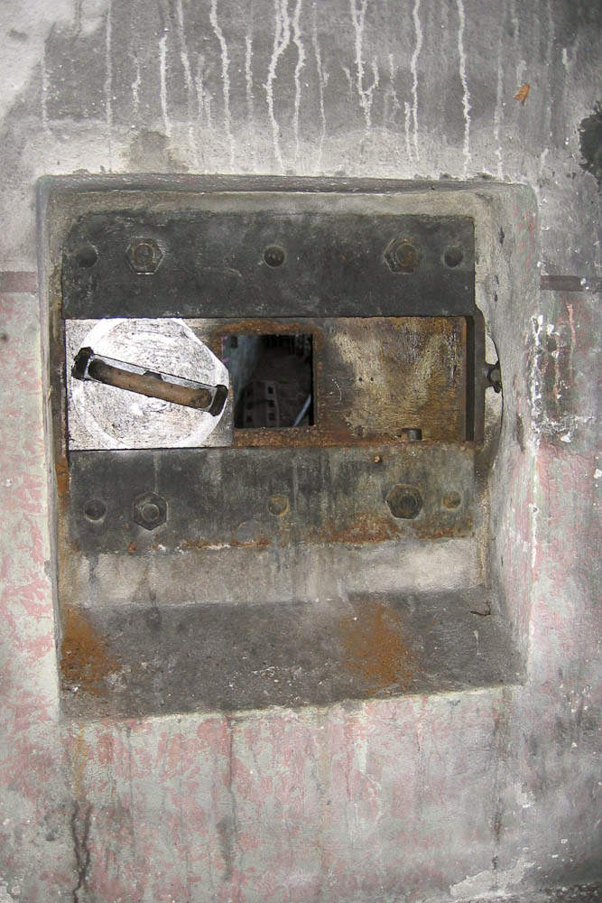 Ligne Maginot - METRICH - A17 - (Ouvrage d'artillerie) - Entrée munitions
Créneau FM