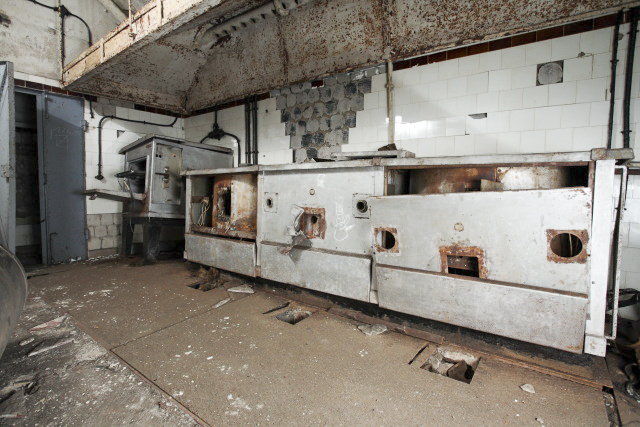 Ligne Maginot - METRICH - A17 - (Ouvrage d'artillerie) - Cuisine de l'ouvrage
On notera l'inéluctable poussée de terrain au niveau du sol du à l'anhydrite 