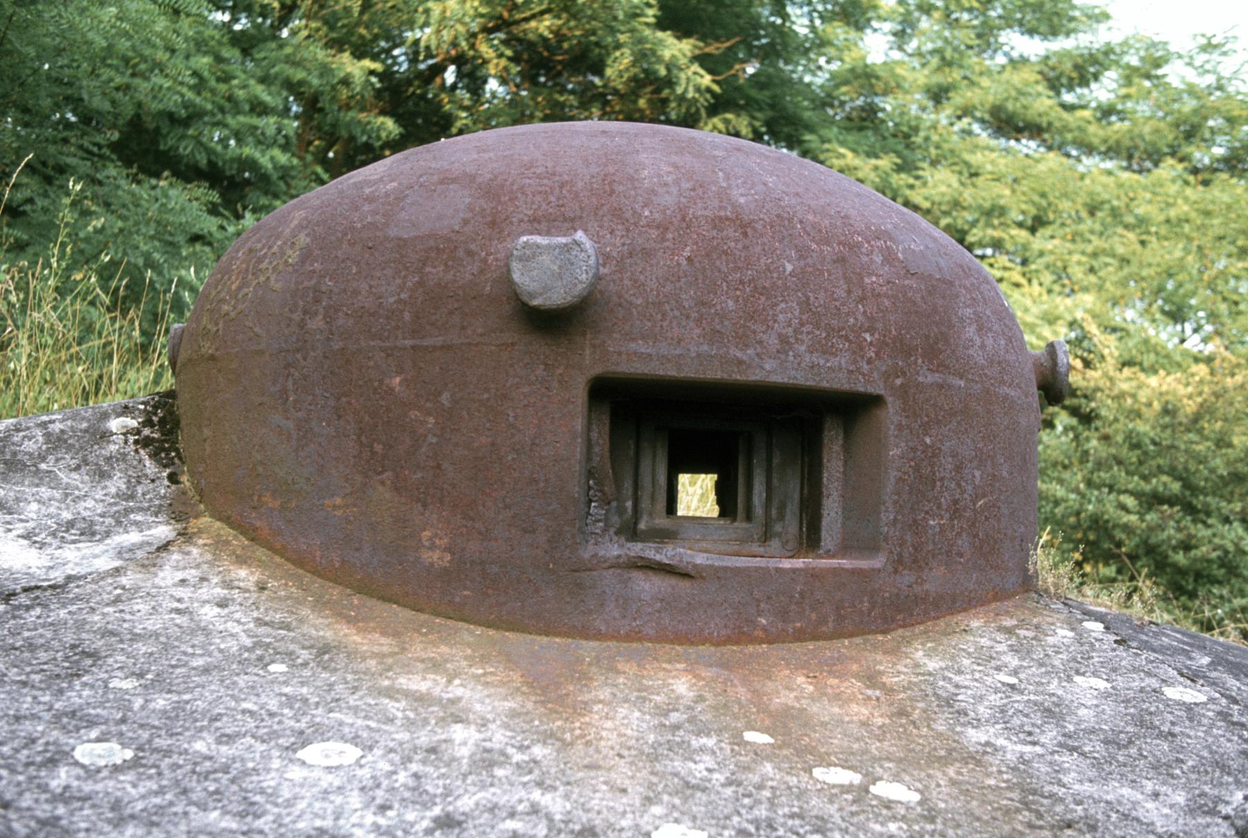 Ligne Maginot - METRICH - A17 - (Ouvrage d'artillerie) - Entrée des hommes
Cloche GFM - MANSUY Michel