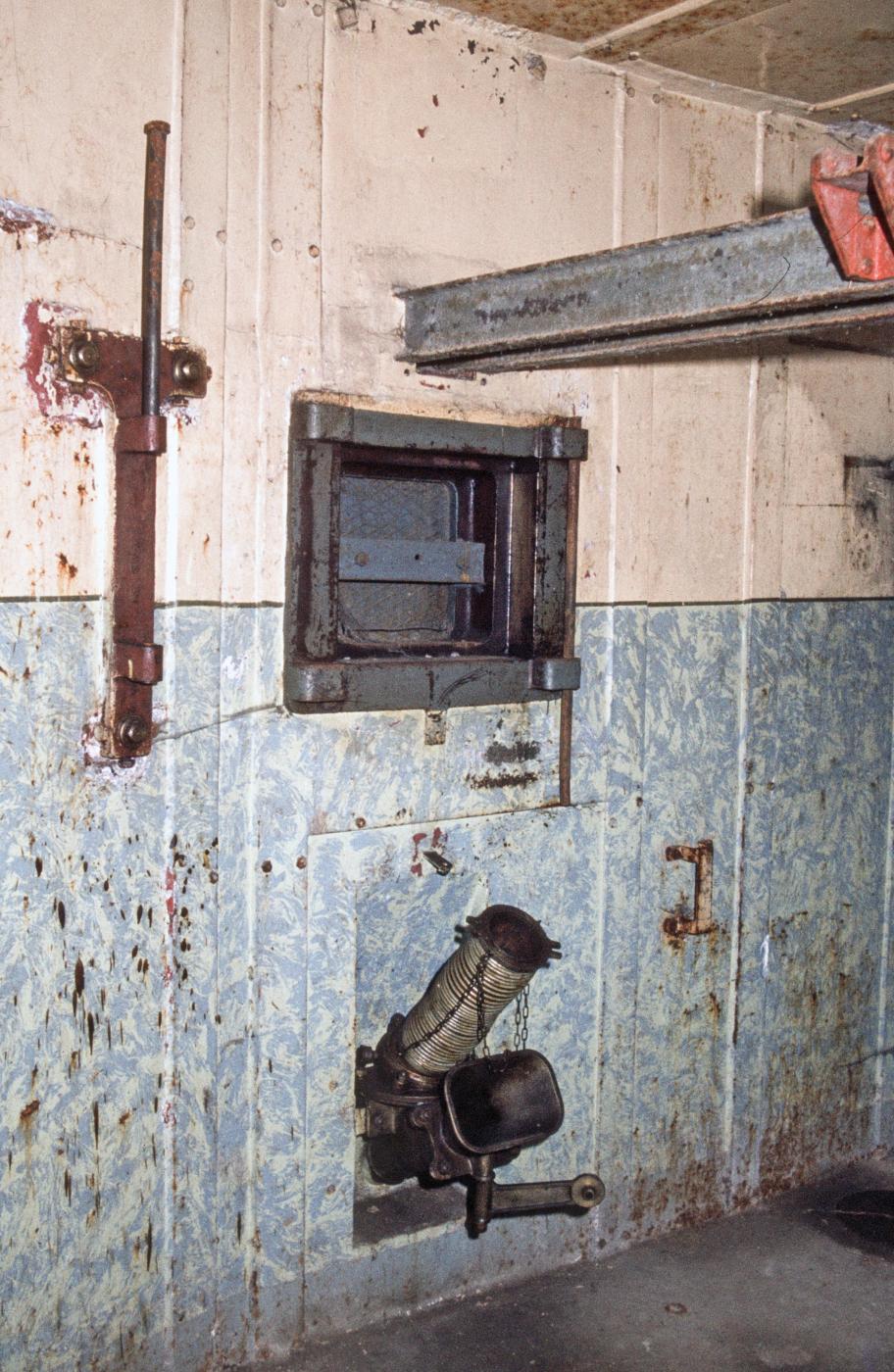 Ligne Maginot - METRICH - A17 - (Ouvrage d'artillerie) - Entrée des hommes
La chambre de tir - MANSUY Michel