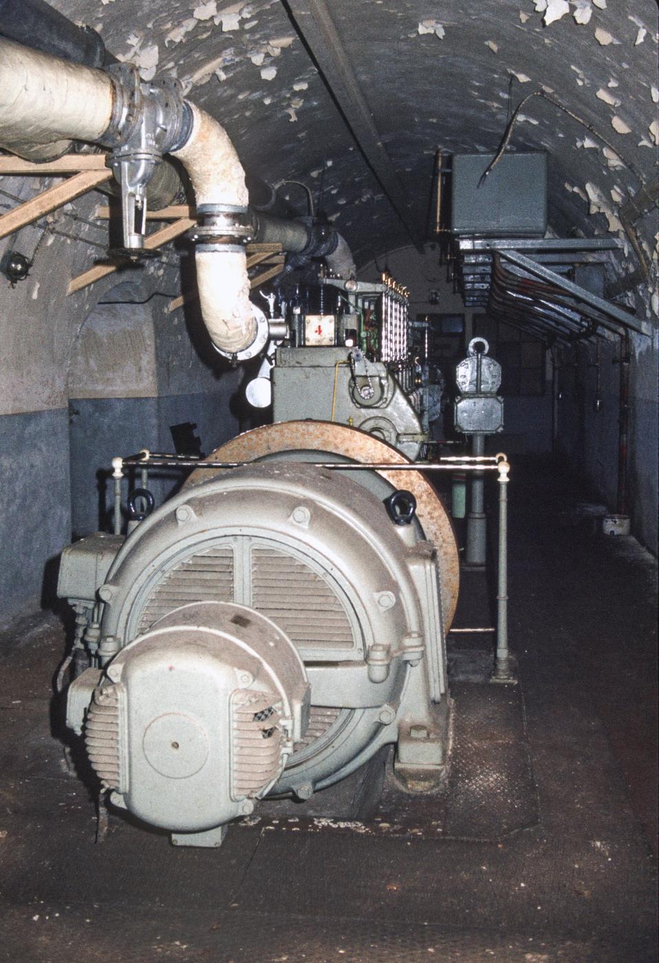 Ligne Maginot - METRICH - A17 - (Ouvrage d'artillerie) - L'usine électrique
Groupe électrogène SGCM n°4 - MANSUY Michel
