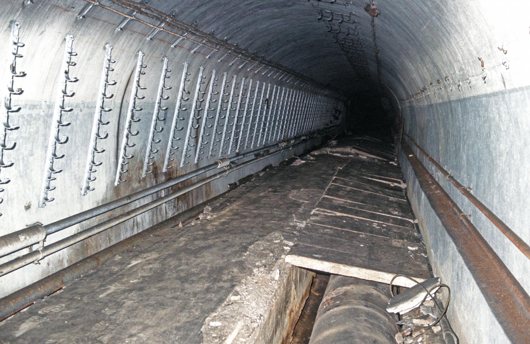 Ligne Maginot - METRICH - A17 - (Ouvrage d'artillerie) - La galerie vers l'entrée des hommes - MANSUY Michel