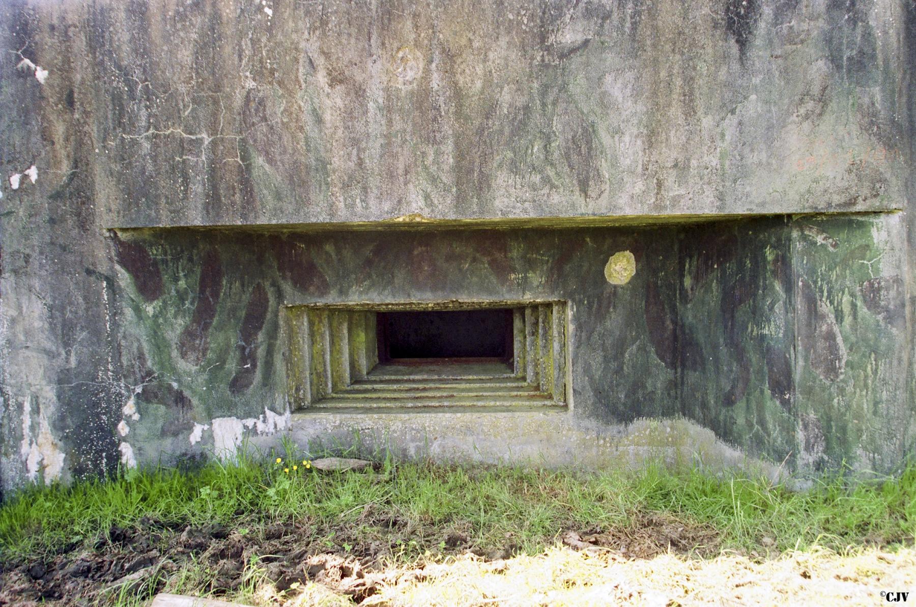 Ligne Maginot - C5B - WEIHER 2 - (Blockhaus pour canon) - Créneau gauche