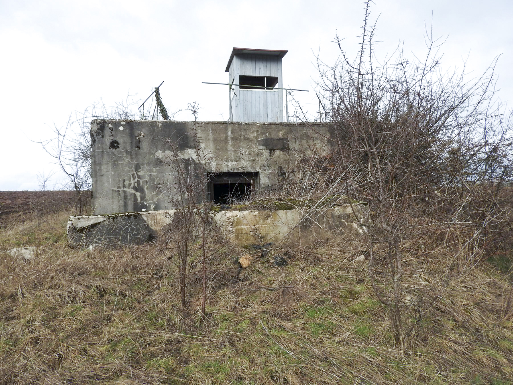 Ligne Maginot - VALETTE SUD OUEST - (Blockhaus pour arme infanterie) - La façade avec l'entrée du blockhaus. - STENGER Mathieu