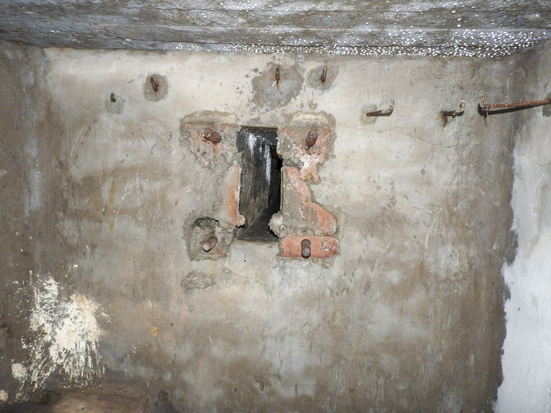 Ligne Maginot - VALETTE NORD OUEST - (Blockhaus pour arme infanterie) - La chambre de tir Ouest. - STENGER Mathieu