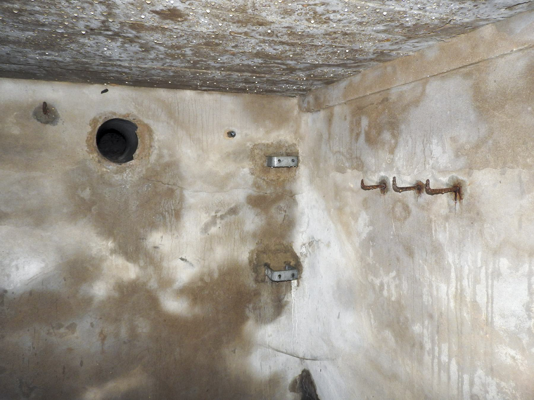 Ligne Maginot - VALETTE NORD OUEST - (Blockhaus pour arme infanterie) - Dans la chambre de tir Est. - STENGER Mathieu