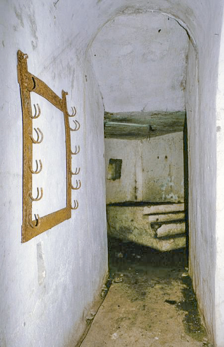 Ligne Maginot - COL DE RAUS (CR) - (Ouvrage d'infanterie) - Bloc 5
Râtelier à armes ?