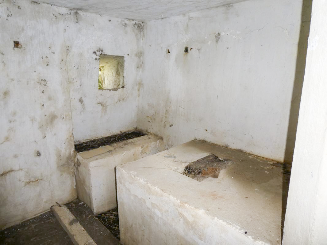 Ligne Maginot - COL DE RAUS (CR) - (Ouvrage d'infanterie) - Bloc 5
Créneau droit