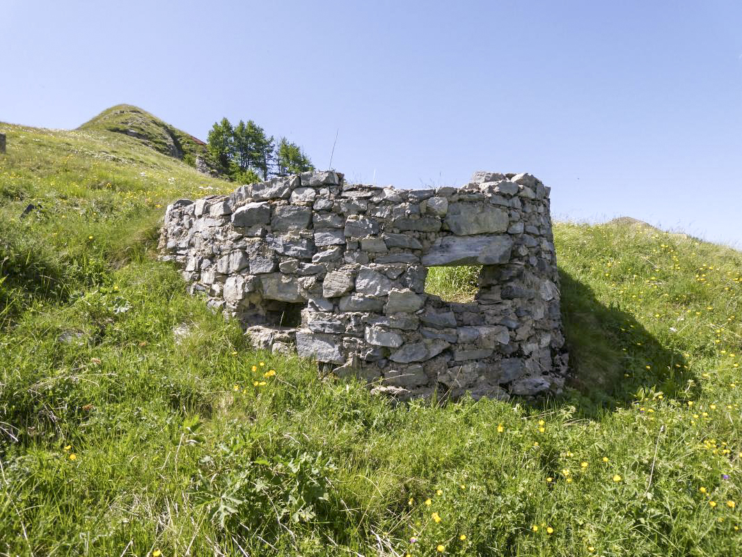 Ligne Maginot - COL DE RAUS - C2 - (Cuve pour arme d'infanterie) - 