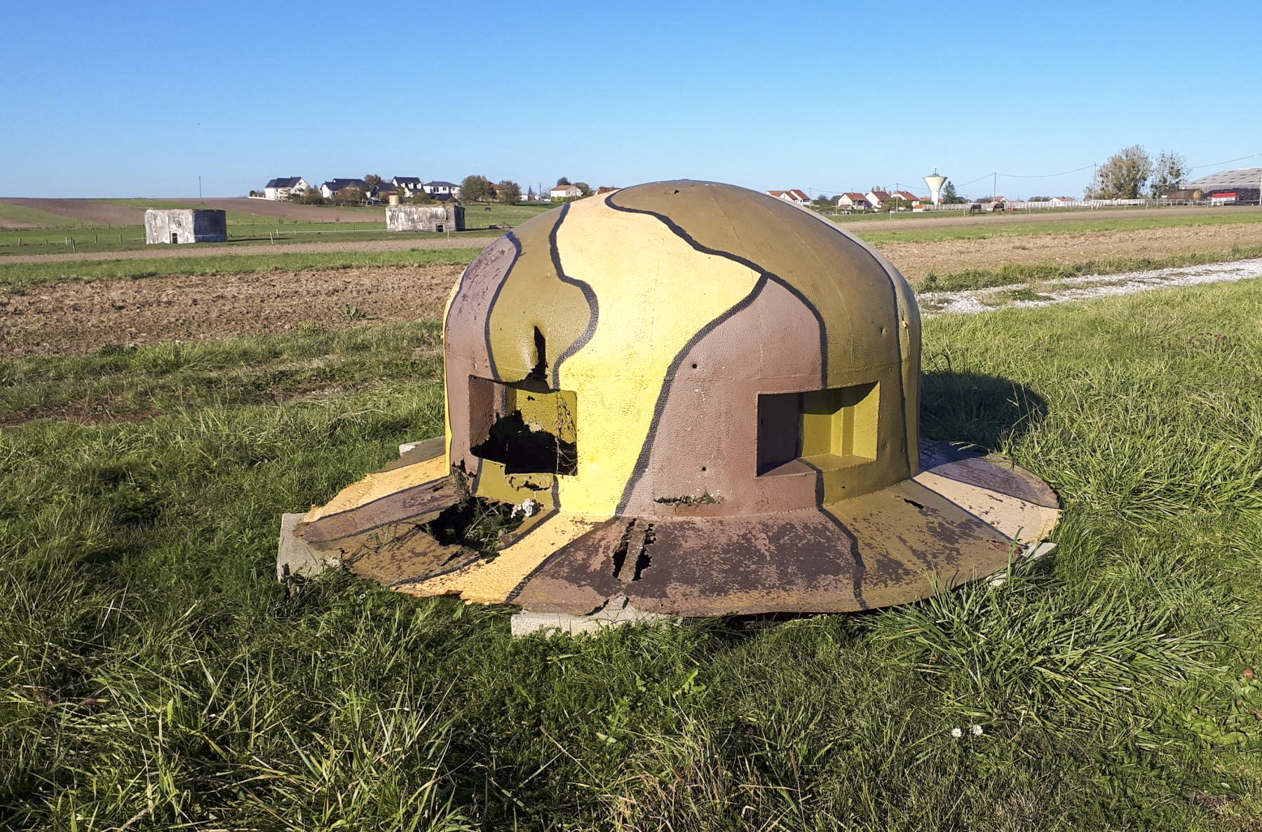 Ligne Maginot - MC29B - MC21 - (Casemate d'infanterie - double) - Fausse cloche GFM
Les blockhaus M19 et C2-M38 sont visibles à l'arrière plan