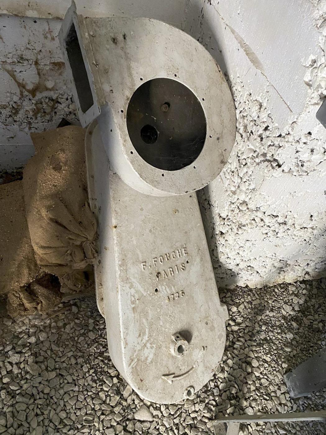 Ligne Maginot - Ventilateur V 22 M - Carcasse de ventilateur V 22 M avec le marquage du fabricant