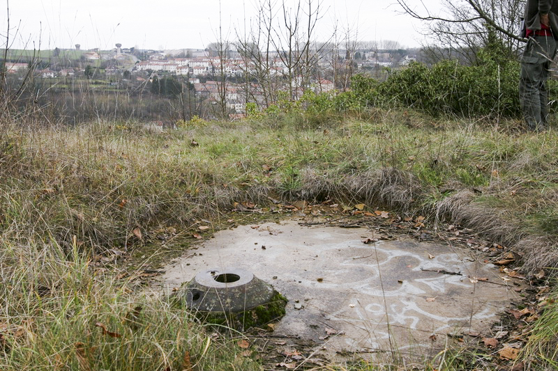 Ligne Maginot - DB35 - FROIDCUL - (Blockhaus pour canon) - L'orifice du périscope