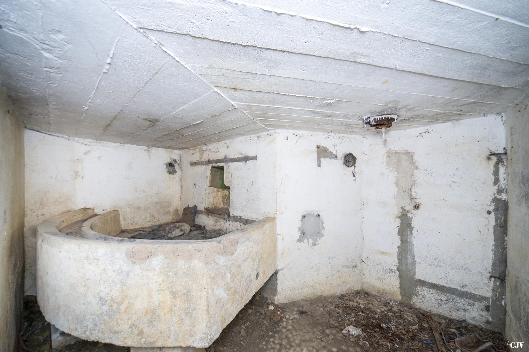 Ligne Maginot - DB35 - FROIDCUL - (Blockhaus pour canon) - Le premier créneau pour mitrailleuses