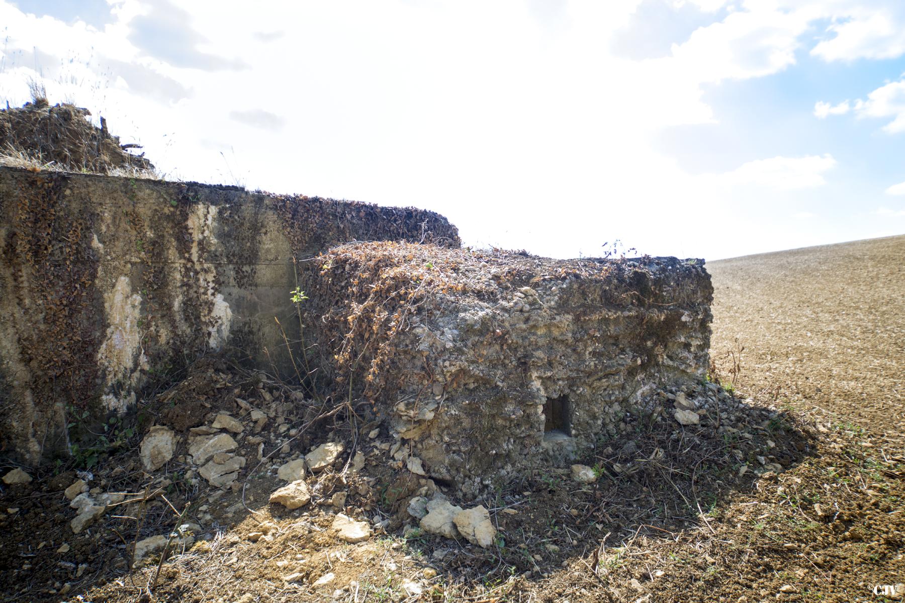 Ligne Maginot - DB322 - CHINAUVEAU 2 - (Blockhaus pour canon) - Le blockhaus pour arme d'infanterie accolé au blockhaus pour arme antichar - Lia VERMEULEN
