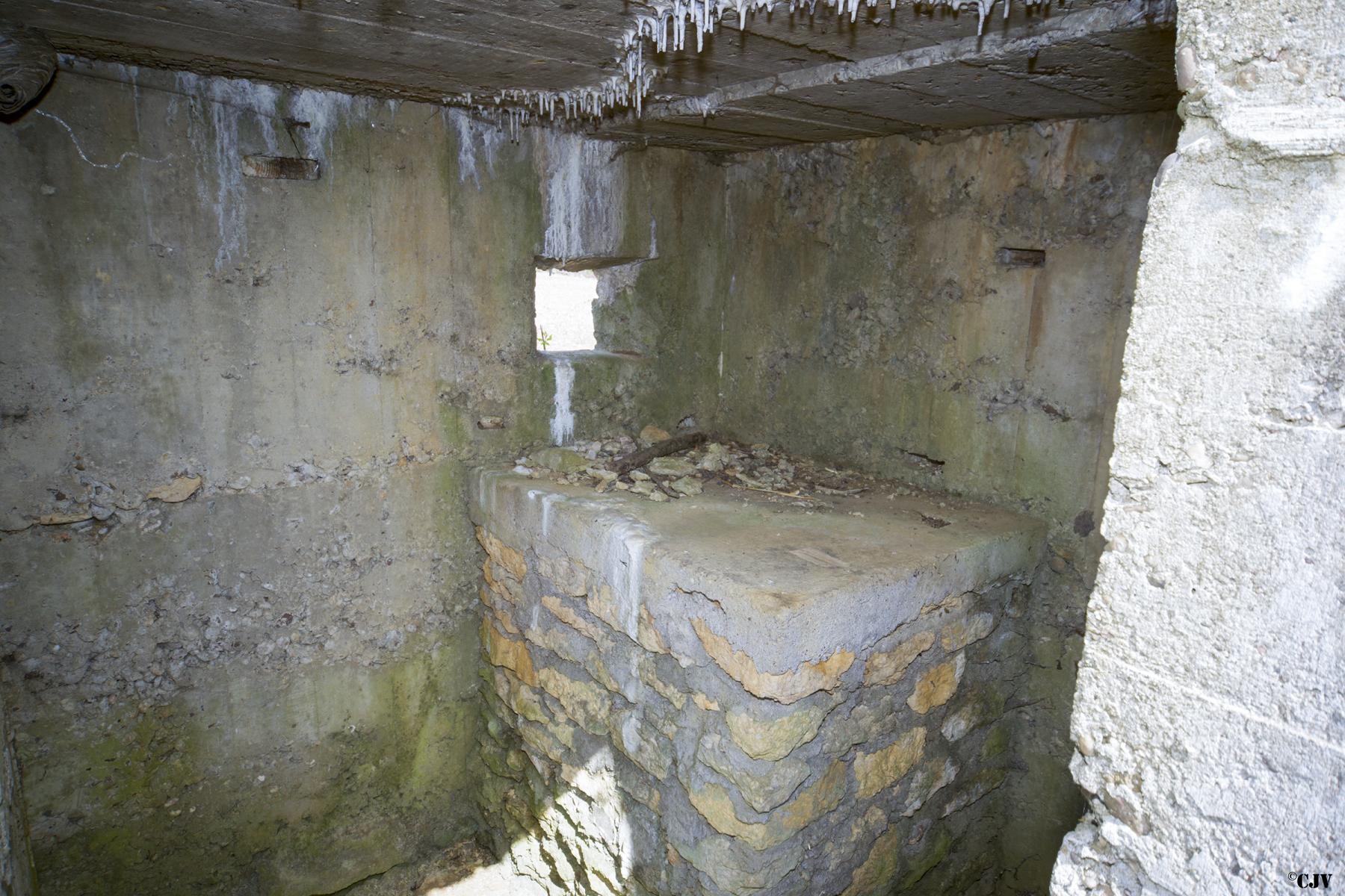 Ligne Maginot - DB322 - CHINAUVEAU 2 - (Blockhaus pour canon) - Le petit blockhaus - Lia VERMEULEN