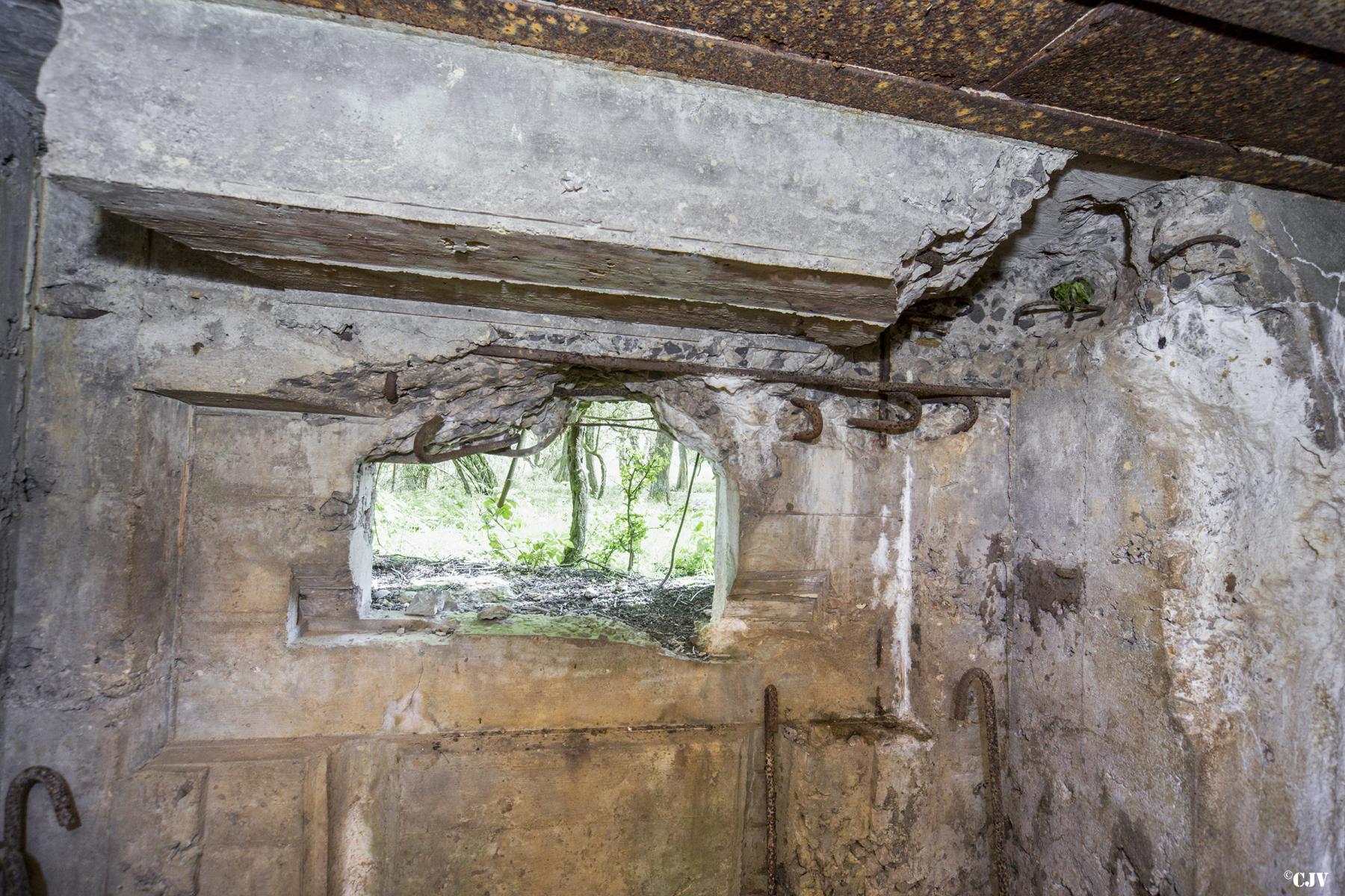Ligne Maginot - DB327 - HAIE AUX MURES 1 - (Blockhaus pour canon) - Les dégâts due au combats le 21 Juin 1940 - Lia VERMEULEN
