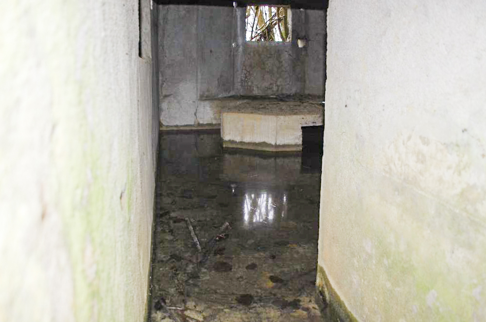 Ligne Maginot - DB355 - LA LOUVIERE - (Blockhaus pour arme infanterie) - L'intérieur est inondé et inaccessible... - Christian RICHON/devoitine520
