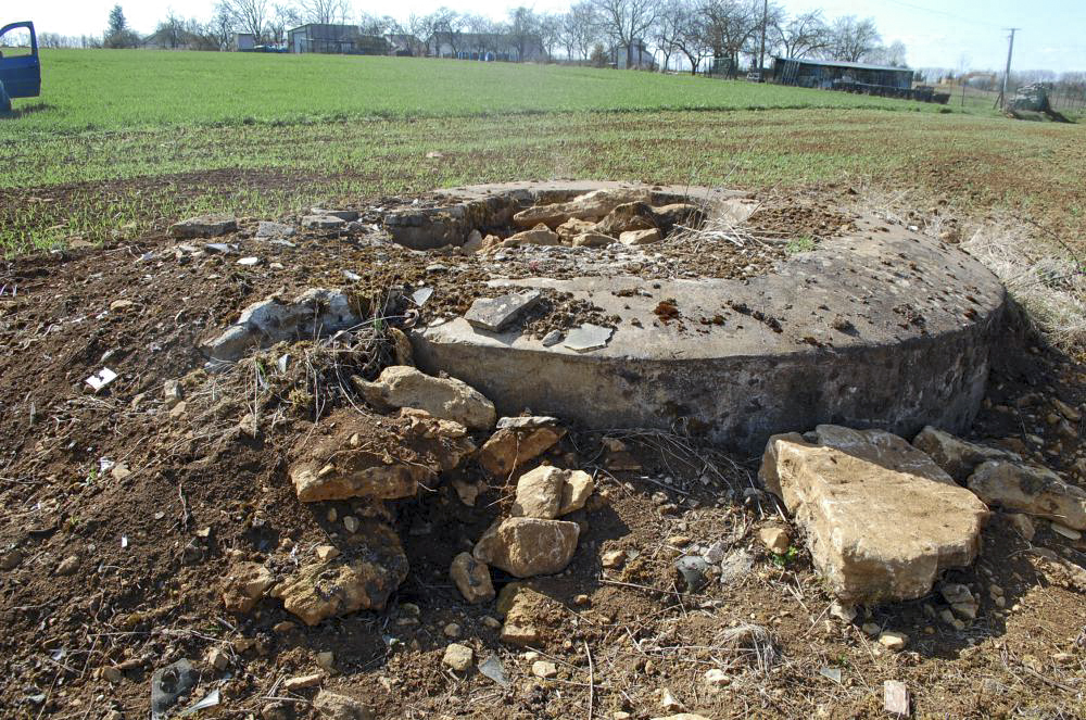 Ligne Maginot - Dt 28 ( Cuve pour arme d'infanterie ) -  - Christian RICHON/devoitine520