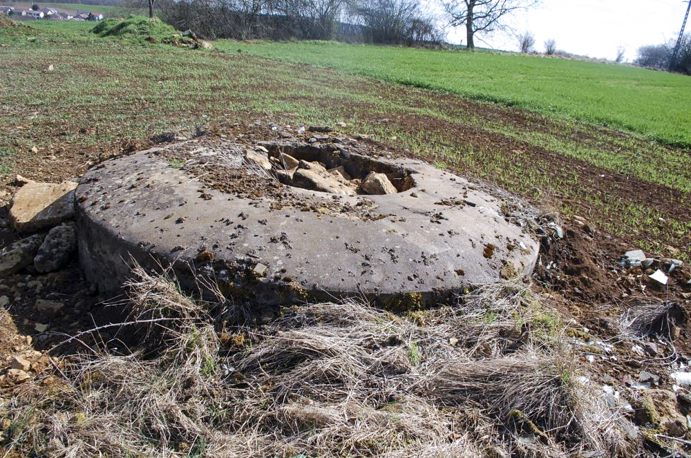 Ligne Maginot - Dt 28 ( Cuve pour arme d'infanterie ) -  - Christian RICHON/devoitine520