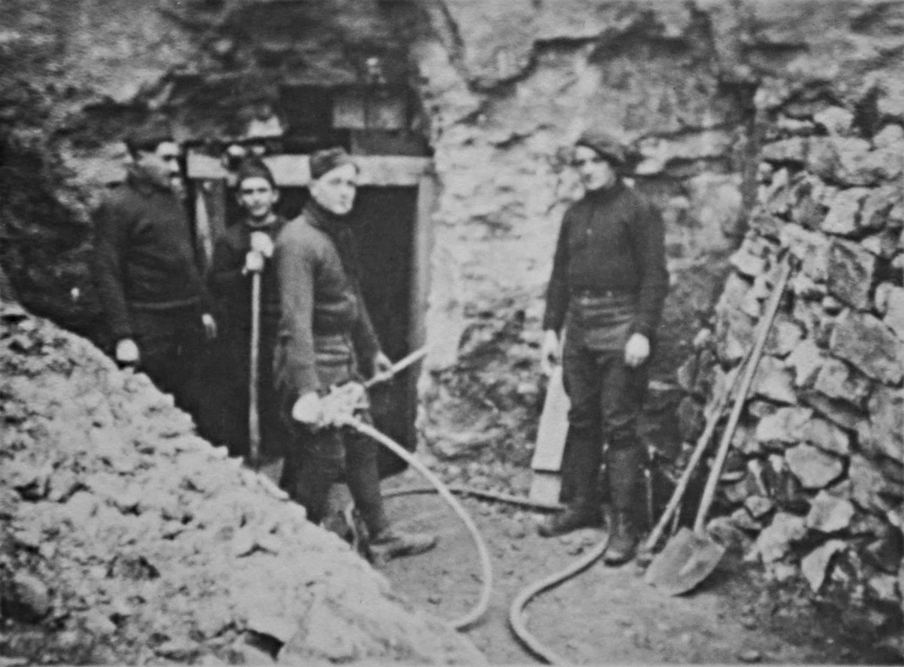 Ligne Maginot - RECHERE - (Abri) - Photo supposée être de la construction de cet abri - Inconnu