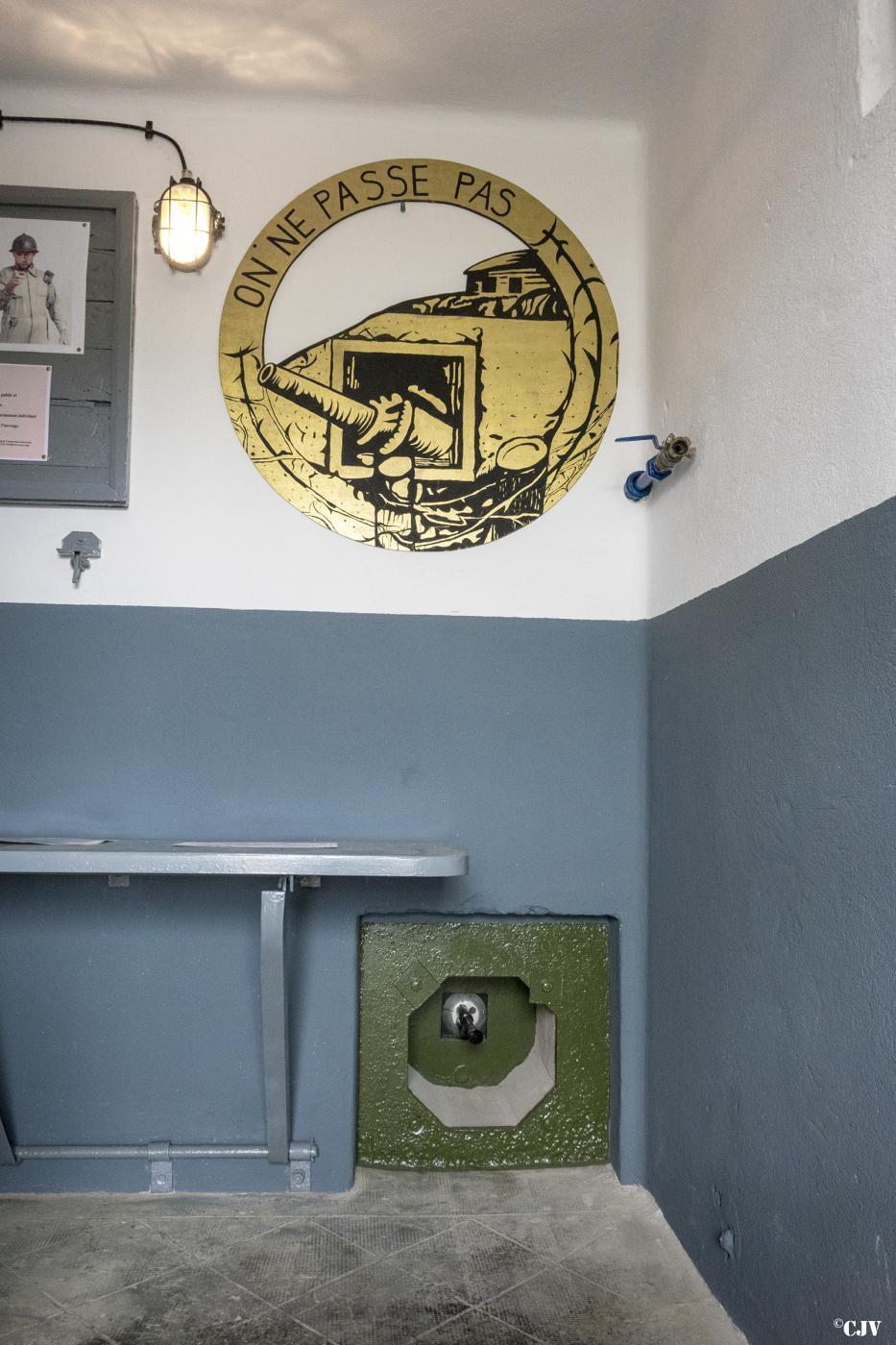 Ligne Maginot - BOIS DU FOUR - A5 - (Ouvrage d'infanterie) - Créneau de défense de l'entrée - Lia VERMEULEN