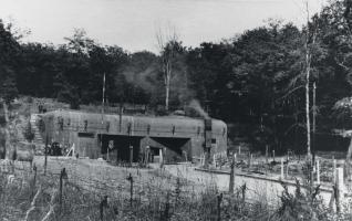 Ligne Maginot - MICHELSBERG - A22 - (Ouvrage d'artillerie) - L'entrée des munitions en 1940, après que les baraquements du temps de paix aient été détruits pour libérer les champs de tir