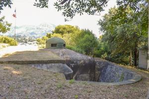 Ligne Maginot - CAP MARTIN - (Ouvrage d'artillerie) - Entrée de l'ouvrage
Le débouché de la cheminée de l'ouvrage