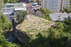 Ligne Maginot - CAP MARTIN - (Ouvrage d'artillerie) - Bloc 3
Le bloc vu du dessus. 
Noter la cloche GFM sortie de son logement