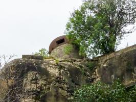 Ligne Maginot - CAP MARTIN - (Ouvrage d'artillerie) - La cloche GFM penchée vu du bas.