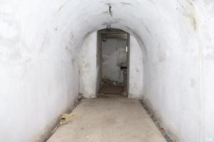 Ligne Maginot - CASTES RUINES (CR) - (Ouvrage d'infanterie) - Bloc 4
Le magasin à munitions en arrière de la chambre de tir