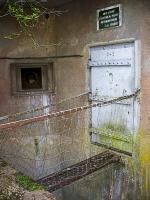 Ligne Maginot - ZEITERHOLZ - X6 - (Abri) - Passerelle, porte blindée et créneau de défense rapprochée