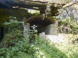 Ligne Maginot - BOMBACHERHOF - FERME BOMBACH (3°BON 166° RIF) - (PC de Quartier) - Bâtiment principal
Entrée de l'abri en tôle métro